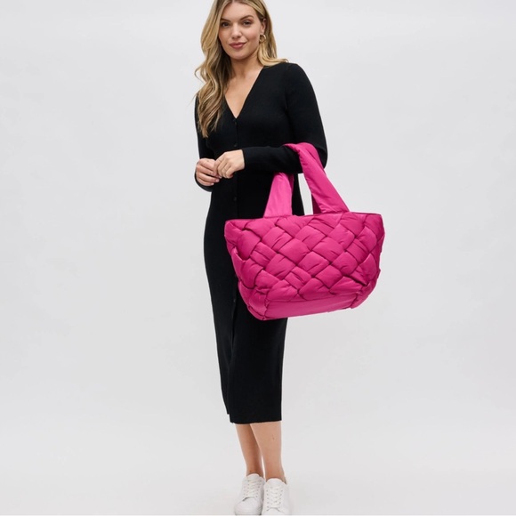 Sol and Selene intuition east west tote Magenta NWT - quilted puffer bag - Picture 3 of 7
